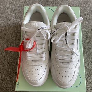 Off-White c/o Virgil Abloh White Sneakers